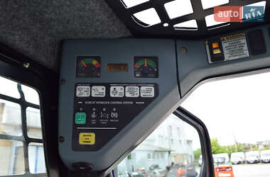 Минипогрузчик Bobcat S250 2004 в 