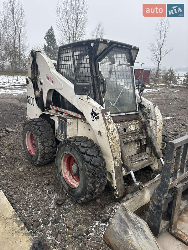 Фронтальный погрузчик Bobcat S300 2004 в 