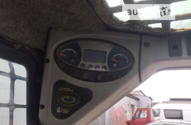 Минипогрузчик Bobcat S330 2010 в 