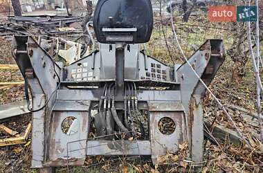 Минипогрузчик Bobcat S330 2005 в 