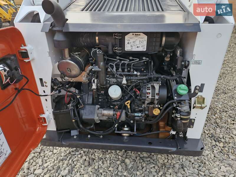 Міні-вантажник Bobcat S550 2017 в Чернівцях фото 2 Міні-вантажник Bobcat S550 2017 в Чернівцях