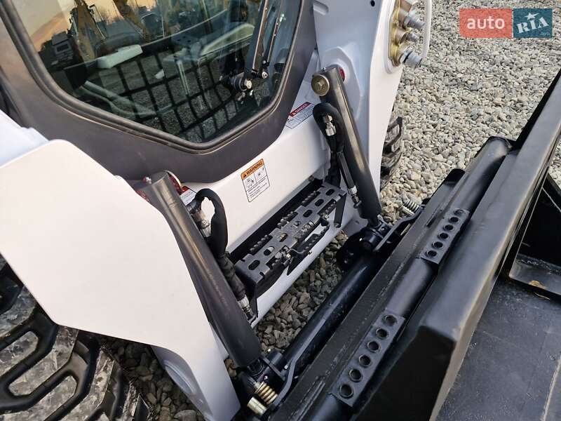 Міні-вантажник Bobcat S550 2017 в Чернівцях фото 14 Міні-вантажник Bobcat S550 2017 в Чернівцях