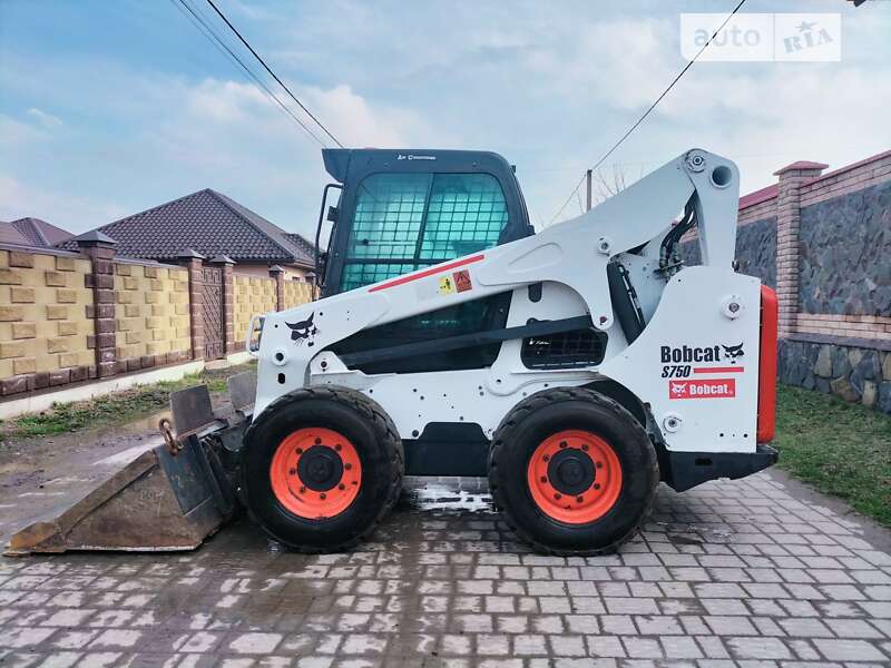 Фронтальный погрузчик Bobcat S750 2011 в 