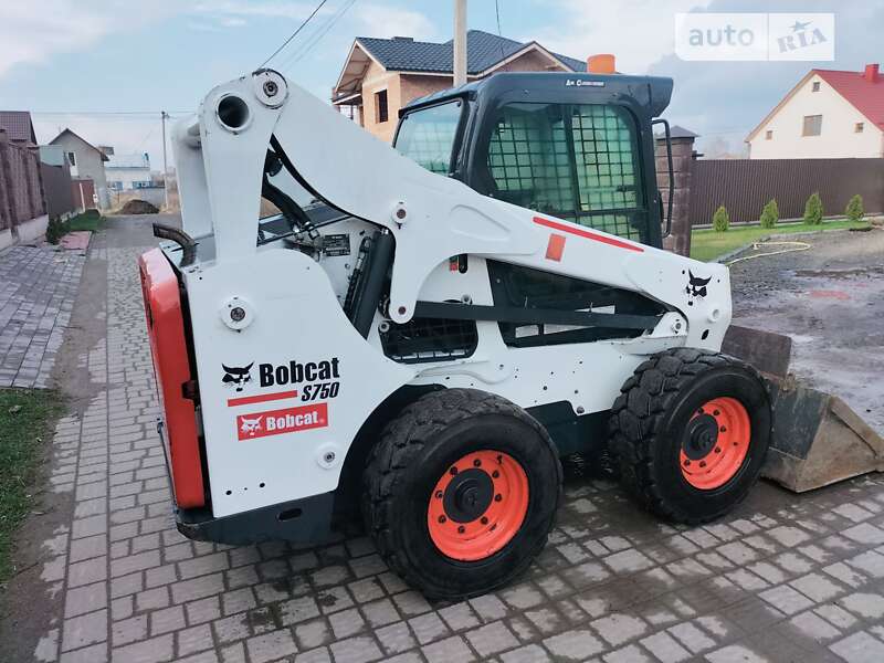 Фронтальный погрузчик Bobcat S750 2011 в Луцке