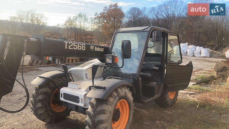 Телескопический погрузчик Bobcat T2556 2006 в Львове