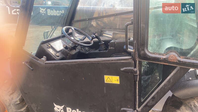 Телескопический погрузчик Bobcat T2556 2006 в Львове