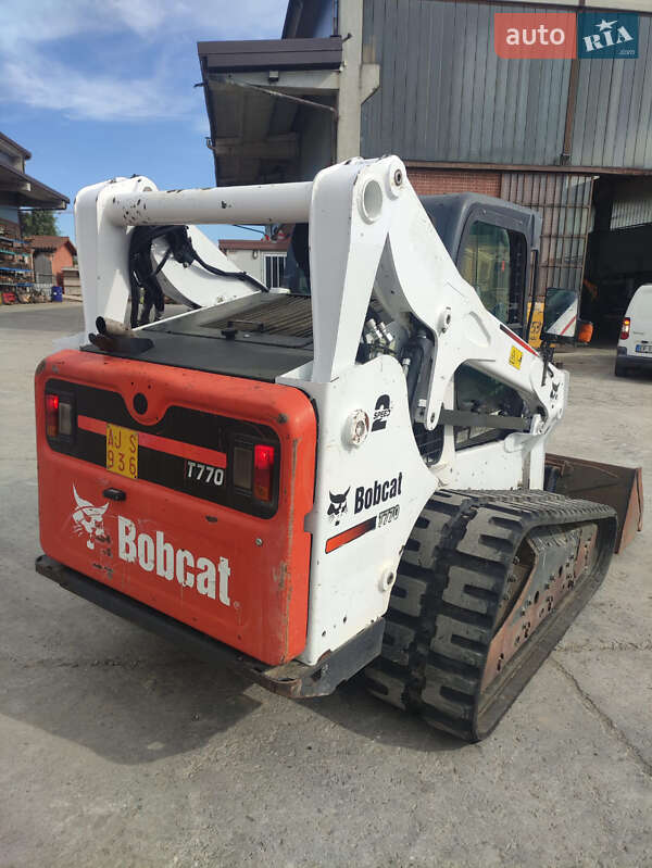 Міні-вантажник Bobcat T740 2015 в Луцьку