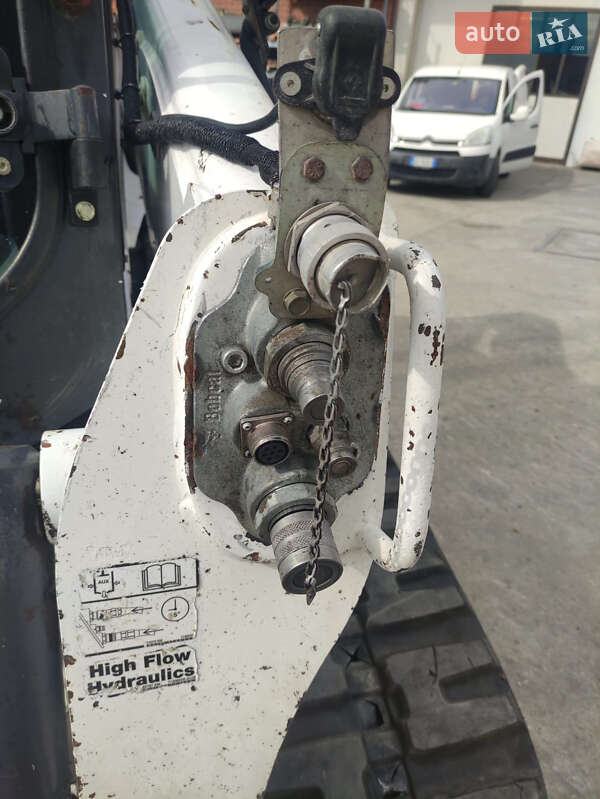 Міні-вантажник Bobcat T740 2015 в Луцьку