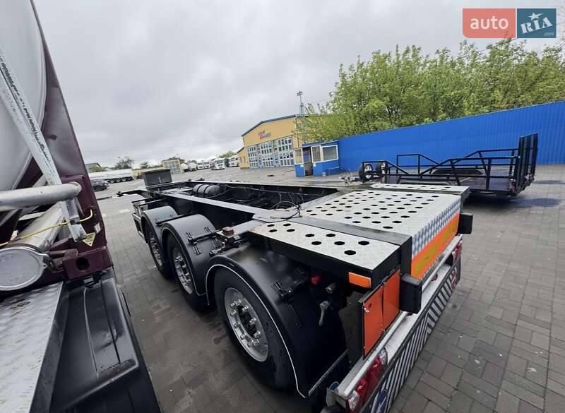 Контейнеровоз напівпричіп Bodex KIS 3B 2006 в Кременчуці