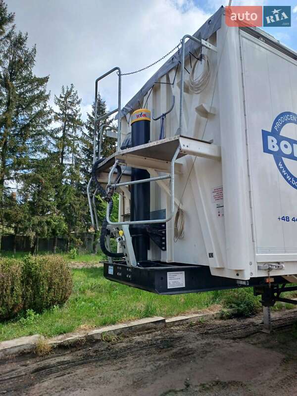 Зерновоз - полуприцеп Bodex KIS 3B 2022 в Черновцах