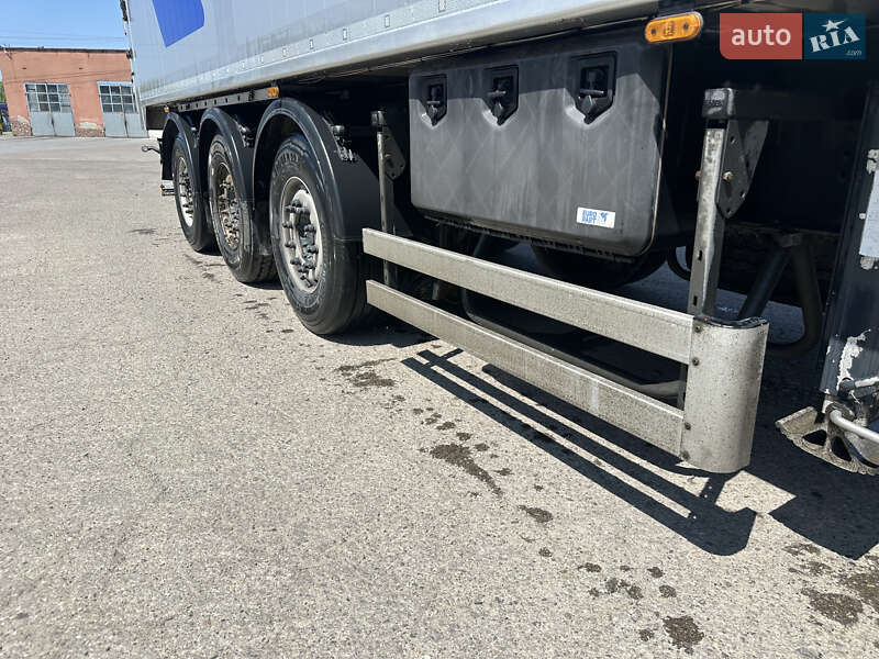 Зерновоз - напівпричіп Bodex KIS 3B 2016 в Львові