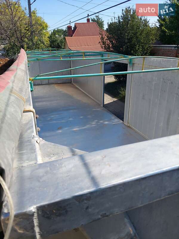 Самоскид напівпричіп Bodex KIS 3W-A 2007 в Новій Водолагі