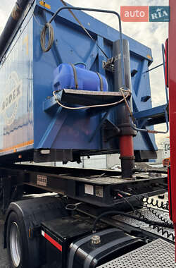 Самоскид напівпричіп Bodex KIS 3W-A 2005 в Тульчині