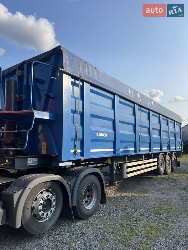Самосвал полуприцеп Bodex KIS 3W-S 2015 в Виннице