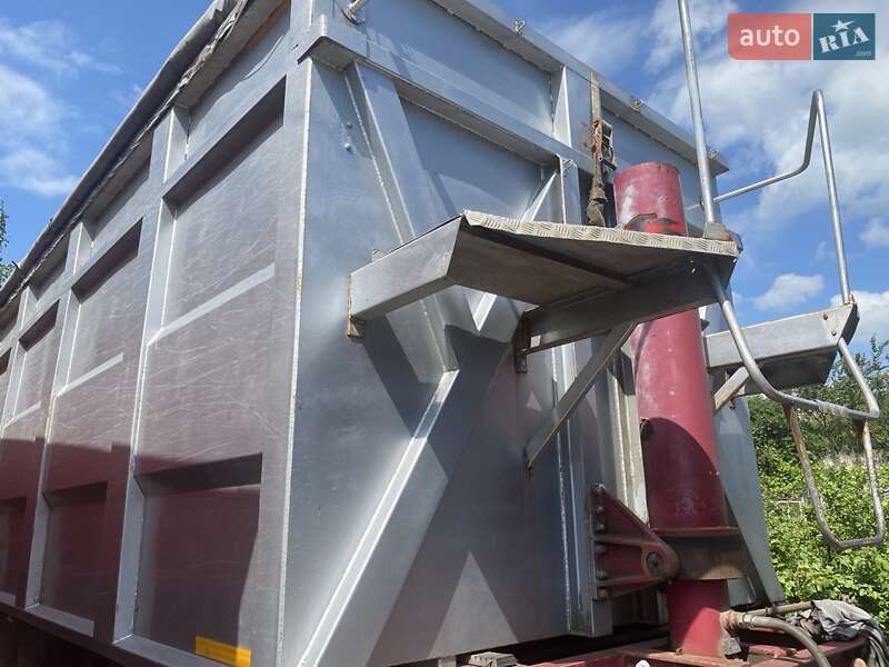 Самоскид напівпричіп Bodex Kiss 33 2003 в Старокостянтинові