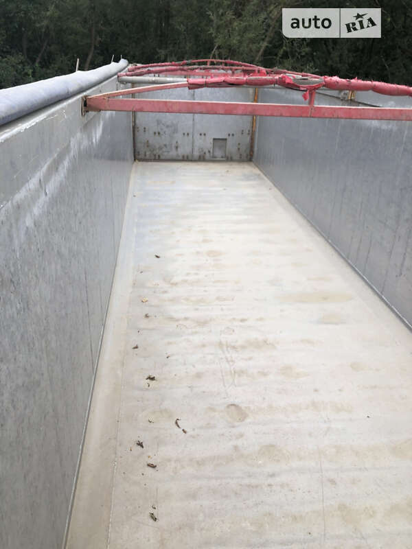 Зерновоз - полуприцеп Bodex Kiss 33 2003 в Ивано-Франковске