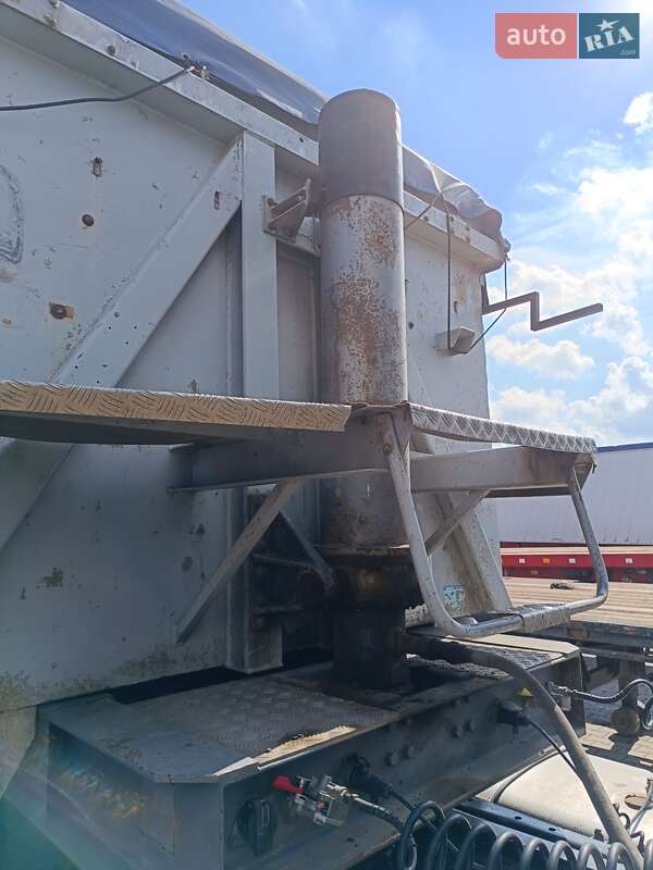 Самосвал полуприцеп Bodex Kiss 33 2004 в Одессе