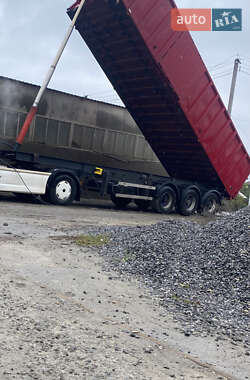 Самоскид напівпричіп Bodex Kiss 33 2003 в Хмельницькому