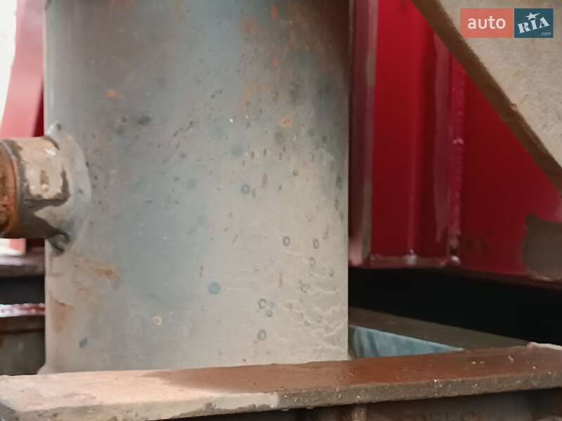 Самосвал полуприцеп Bodex Kiss 34 2000 в Могилев-Подольске