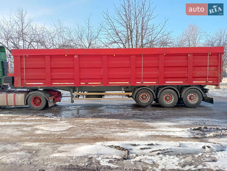 Зерновоз - напівпричіп Bodex Kiss 1998 в Дніпрі