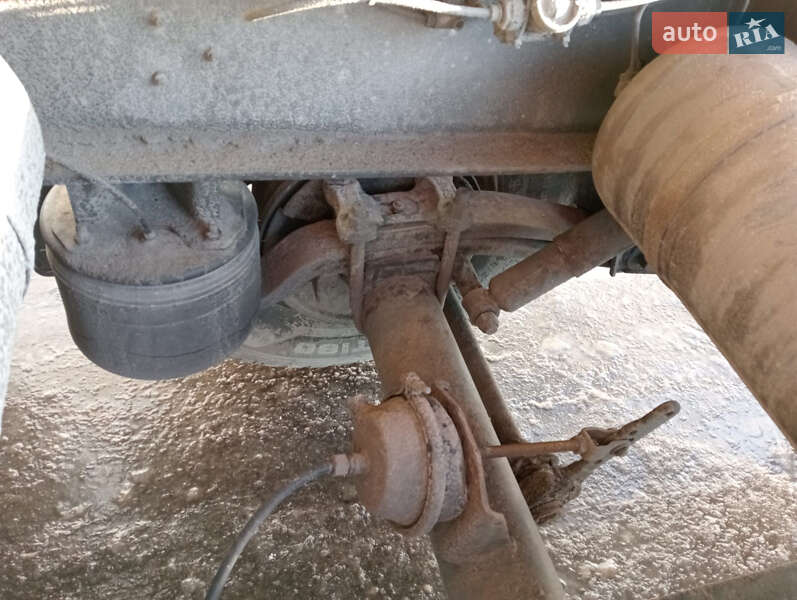 Зерновоз - напівпричіп Bodex Kiss 1998 в Дніпрі