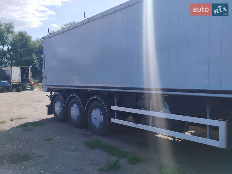 Зерновоз - напівпричіп Bodex Kiss 2008 в Дніпрі