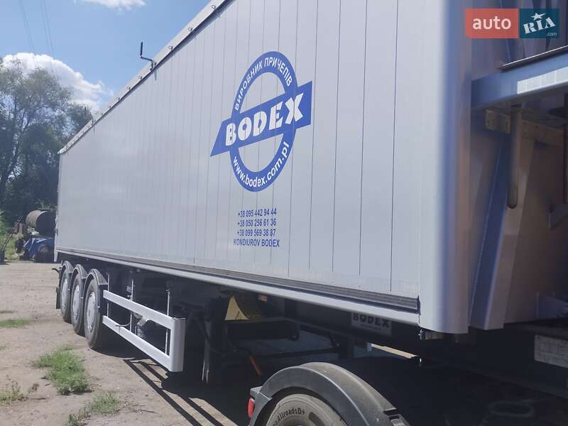 Зерновоз - напівпричіп Bodex Kiss 2008 в Дніпрі