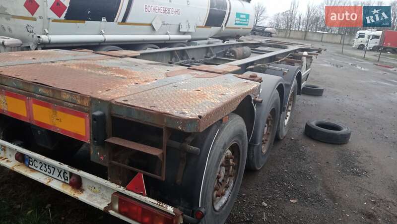 Контейнеровоз полуприцеп Bodex Kiss 2011 в Умани