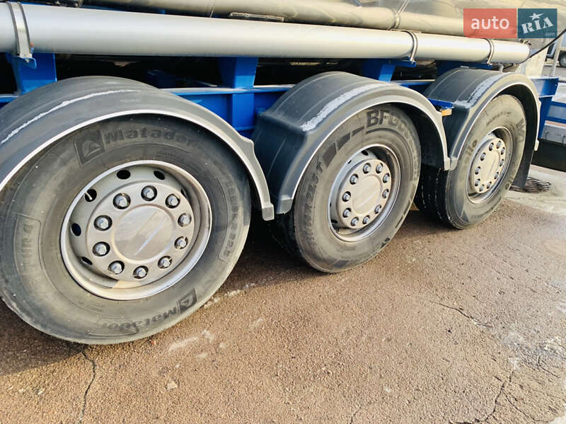 Цистерна полуприцеп Bodex NC 2011 в Киеве