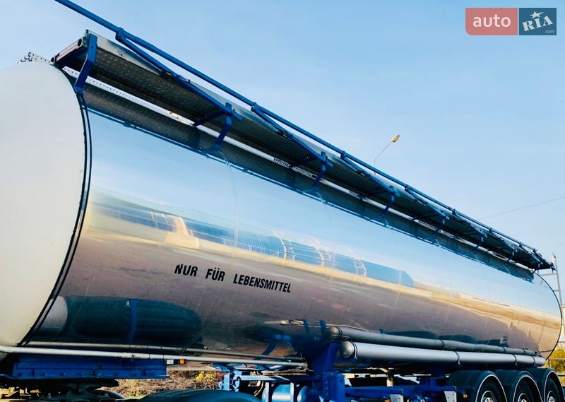 Цистерна напівпричіп Bodex NC 2011 в Києві