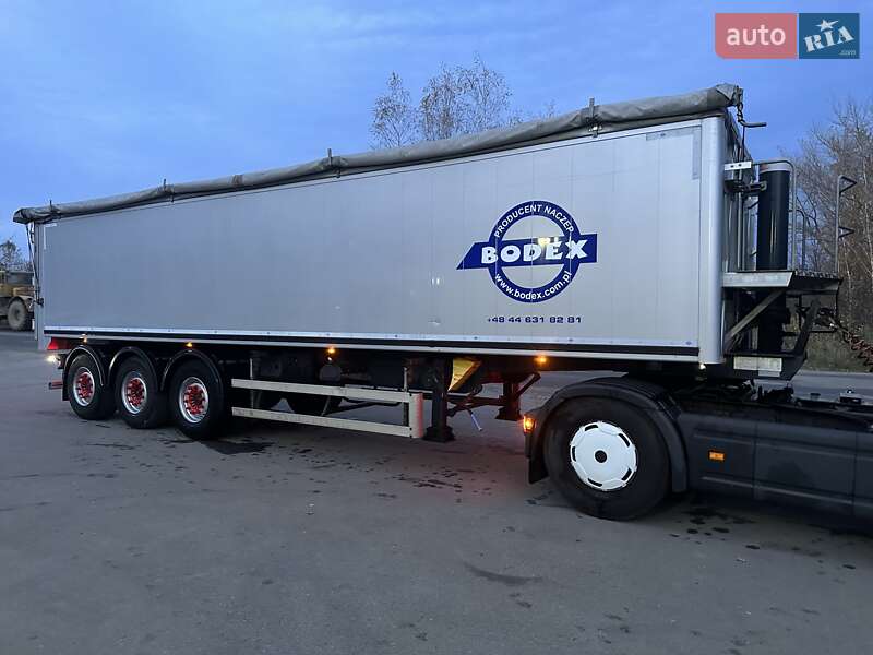 Зерновоз - полуприцеп Bodex Полуприцеп 2018 в Долине