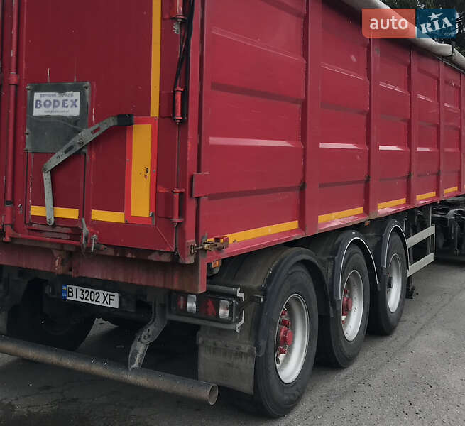 Зерновоз - напівпричіп Bodex Напівпричіп 2008 в Кременчуці