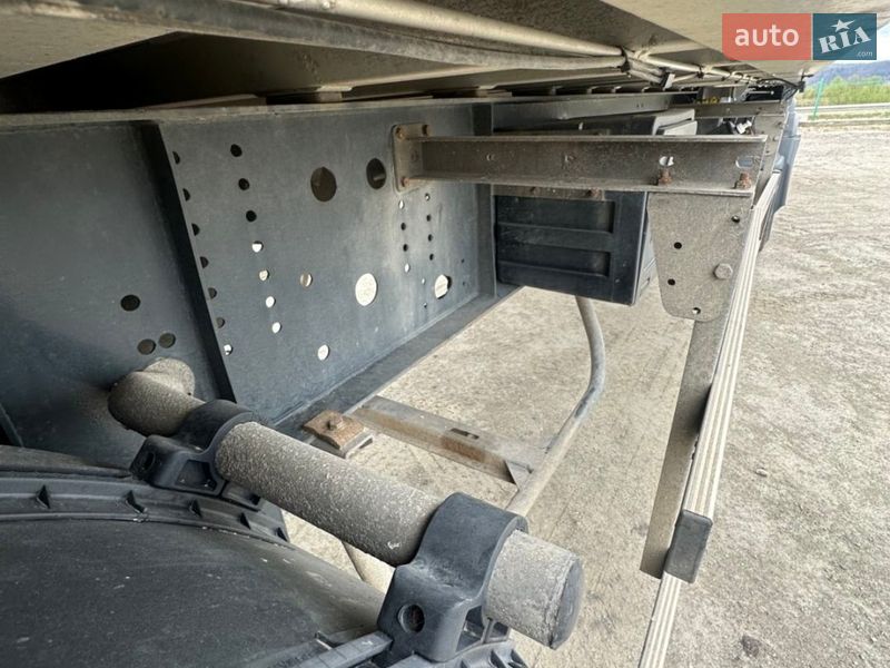 Зерновоз - полуприцеп Bodex Полуприцеп 2018 в Долине