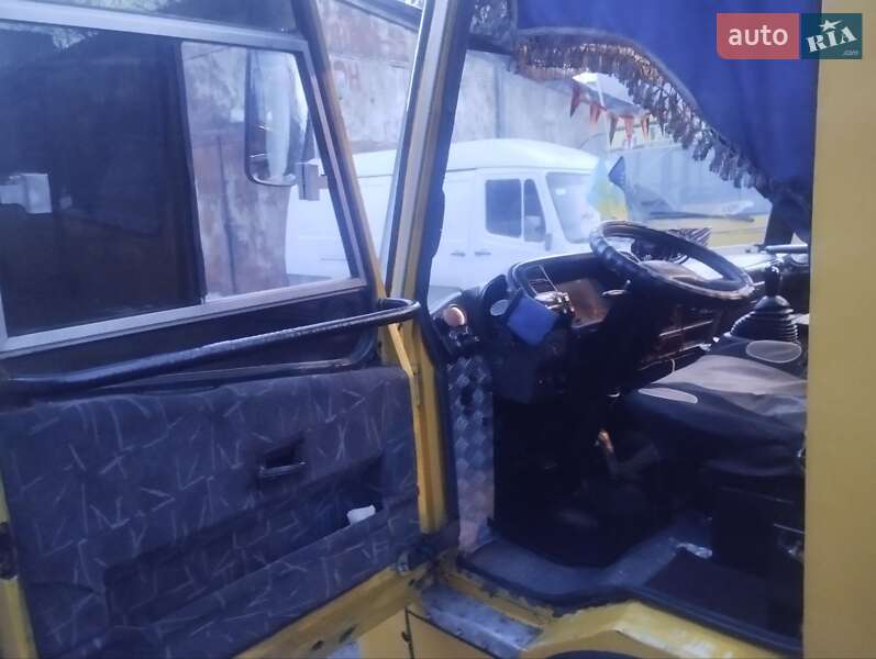 Міський автобус Богдан А-092 2004 в Чернівцях