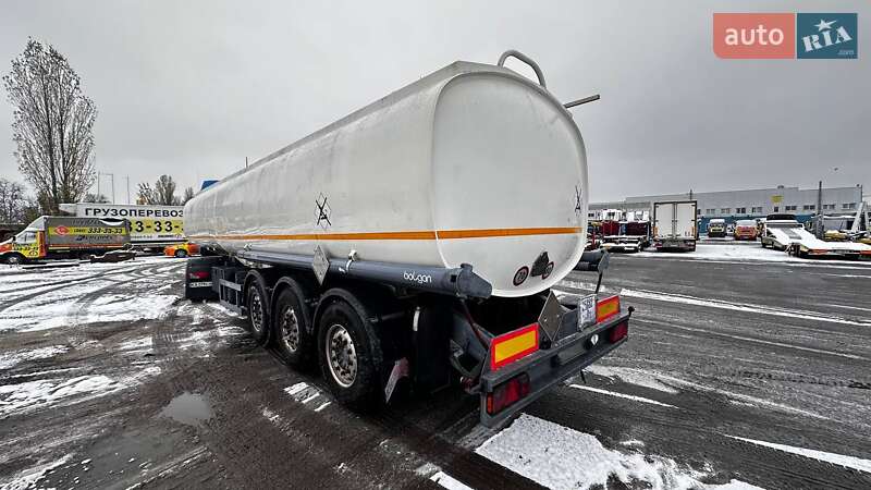 Цистерна полуприцеп Bolgan Bolgan 2004 в Киеве фото 4 Цистерна полуприцеп Bolgan Bolgan 2004 в Киеве