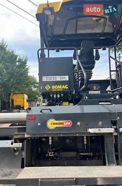 Асфальтоукладчик Bomag BF 2021 в 