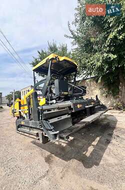 Асфальтоукладчик Bomag BF 2021 в 