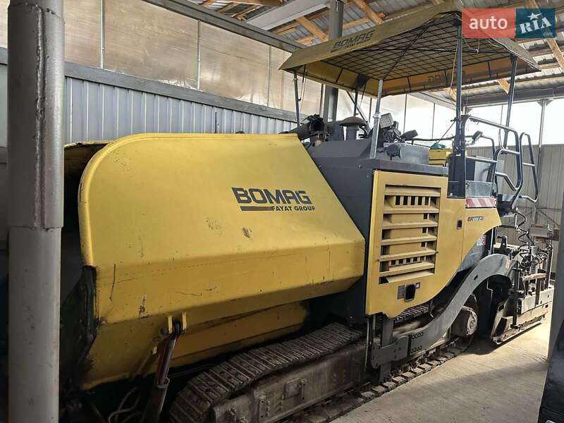 Асфальтоукладчик Bomag BF 2007 в 