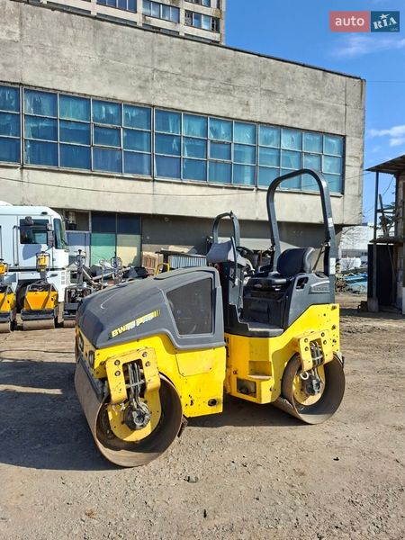 Дорожній каток Bomag BW-120AD 2015 в Львові