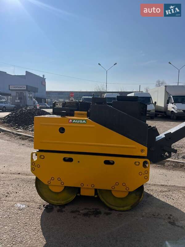 Дорожный каток Bomag BW 2015 в Львове