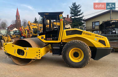 Каток ґрунтовий Bomag BW 2022 в Львові