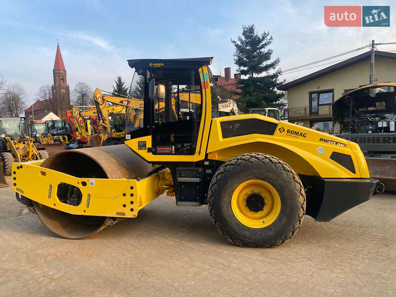 Каток ґрунтовий Bomag BW 2022 в Львові