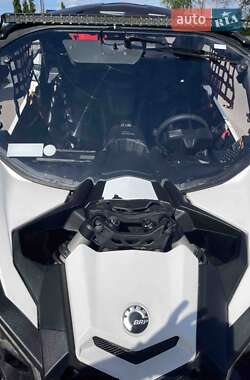Мотовездеход BRP Can Am 2018 в 