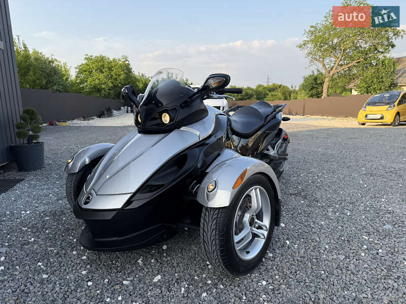 Трицикл BRP Can Am 2008 в Кременце