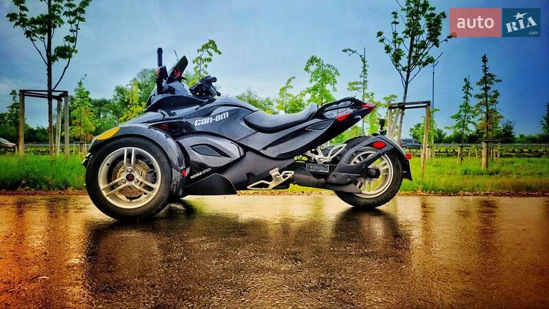Трицикл BRP Can Am 2012 в Киеве