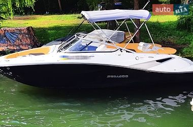 Катер BRP Challenger 2012 в Києві