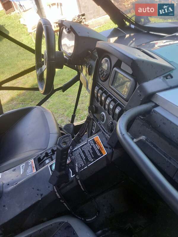 Мотовездеход BRP Commander 2011 в Ивано-Франковске