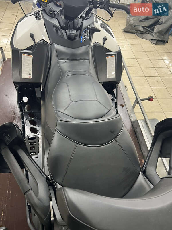 Утилитарные снегоходы BRP Expedition 2014 в Житомире