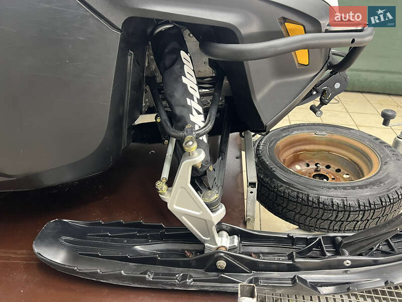 Утилитарные снегоходы BRP Expedition 2014 в Житомире