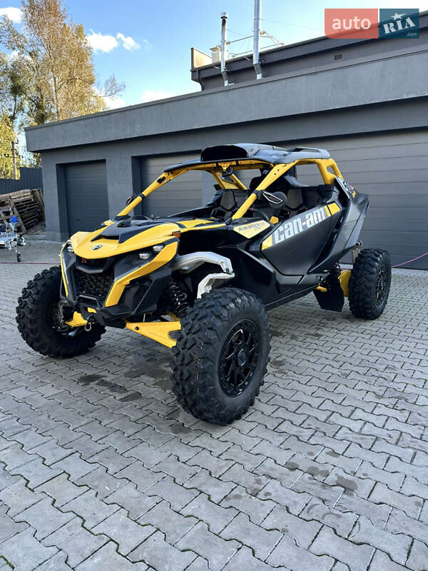 Мотовездеход BRP Maverick X3 2024 в Вышгороде